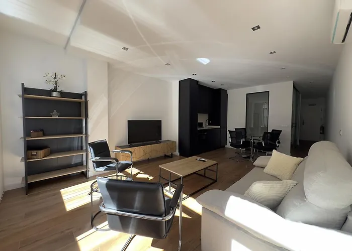 Apartamentos ALFISA Puerta del Sol